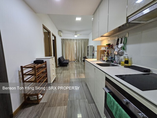 Lakeville (D22), Condominium #557139851